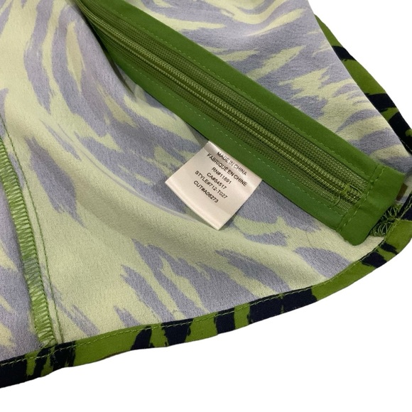 ALI & JAY Los Angeles Abstract Green Navy Print Puff Sleeve Top - Picture 9 of 11